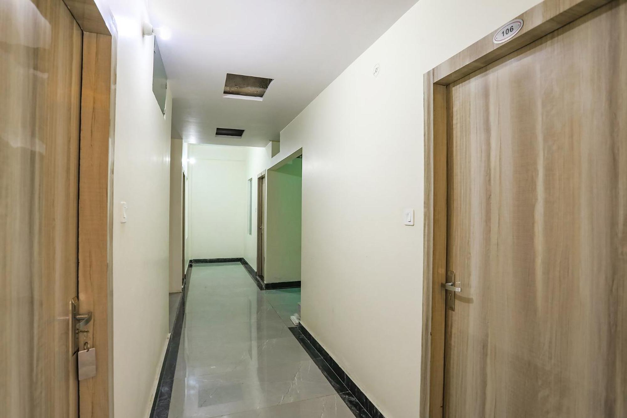 Fabhotel Sm Palace Chinhat Εξωτερικό φωτογραφία